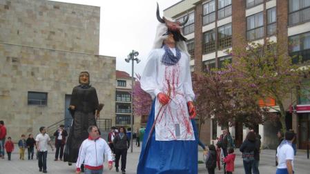 El Ayuntamiento apuesta por sumar una nueva pareja de gigantes a los existentes.