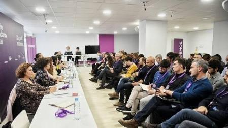Iglesias sitúa a Errejón fuera de Podemos pero reclama unidad
