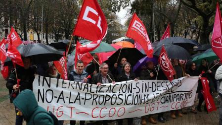 UGT y CC OO salieron a la calle en varias ocasiones en contra de la futura Ley de Internalización.