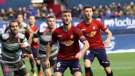 Imágenes del partido Osasuna-Cádiz disputado en El Sadar.