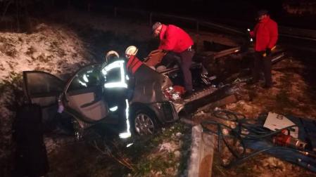 Un trasladado al CHN tras salirse de la vía en Cárcar