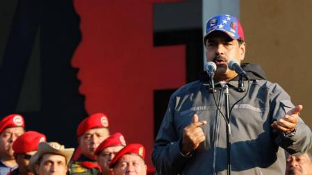 Maduro llama "cobarde" a Sánchez por reconocer a Guaidó