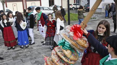 Tortas entre cuartos y quintos por Santa Águeda en Alsasua