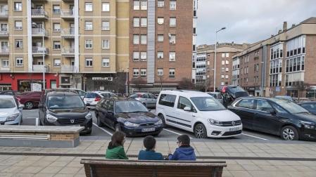 La nueva ordenanza para aparcar en Estella se modifica para suspender las multas