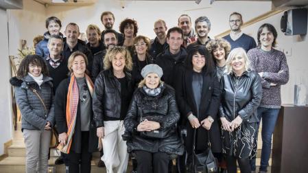 Artistas y galeristas en la inauguración de la exposición 'Acompañarte', en el marco de 'Los febreros de Ormolú'.