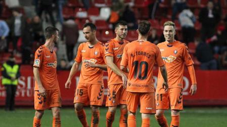 David, junto a sus compañeros, tras la victoria ante el Sporting.