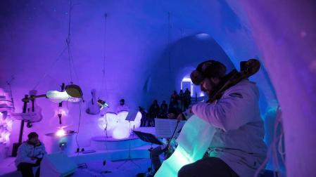 Una orquesta de hielo en el corazón de los Alpes italianos