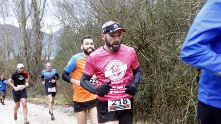 Ion Sola y Vanesa Pacha ganan el campeonato de la Federación Navarra de Atletismo en el I Trail Hiru Herri