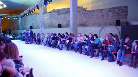 Durante tres días Baluarte se convirtió en el epicentro de la moda en Navarra gracias a la propuesta de Pasarela 948. Entre las diferentes actividades programadas destacaron diez desfiles, en los que se combinaron colecciones de marcas locales con diseñadores consagrados del panorama nacional. También hubo espacio para formación y expositores.