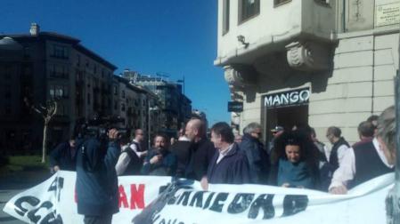 Normalidad en el inicio de las cuatro horas de paro de villavesas en Pamplona