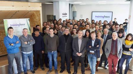 Asistentes a la inauguración en Pamplona de la academia “traininghaus” de formación en edificios de consumo casi nulo-pasivo