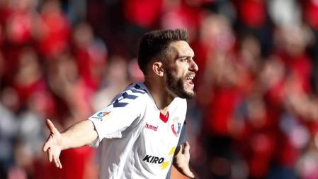 La fe de Osasuna tiene premio en el último minuto