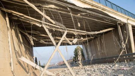 El tramo del puente de Tudela contra el que chocó un camión se derribará