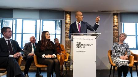 Rueda de prensa del ex diputado laborista del Reino Unido Chuka Umunna junto al resto de dimisionarios.