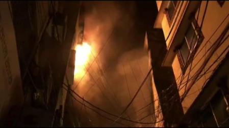 Fallecen 70 personas en un incendio en Bangladesh
