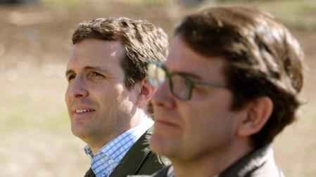El presidente del PP, Pablo Casado (i), y el presidente del PP de Castilla y León, Alfonso Fernández Mañueco.