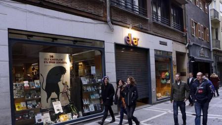 Imágenes del Día de la Mujer en la capital navarra.