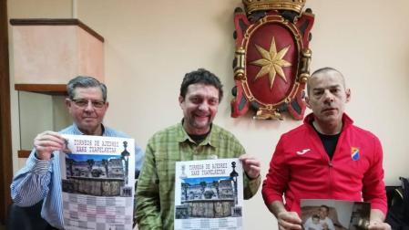 El edil de Deportes de Estella, Ignacio Sanz de Galdeano, Alfredo Ruiz Turrillas e Iñaki Sáez.