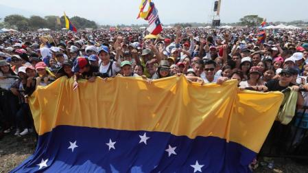 Conciertos a favor y en contra de Maduro en medio de tensión en la frontera