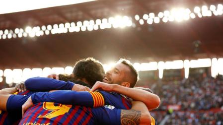 Messi se destapa antes del Clásico con tres goles al Sevilla