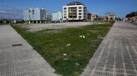 Terrenos donde se construirá el supermercado de Eroski en Ardoi.