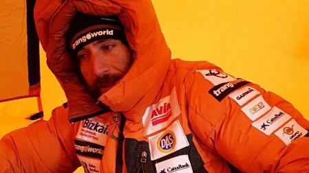 Txikon equipa hasta los 7.850 metros en el Everest y regresa al campo base