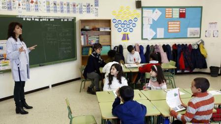 Alumnado del colegio Mendialdea I de Berriozar durante una jornada lectiva.