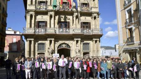 Concentración del Ayuntamiento de Pamplona por el Día de la Mujer.