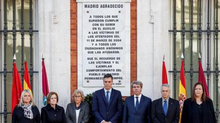 Una corona de laurel homenajea a las víctimas del 11-M quince años después