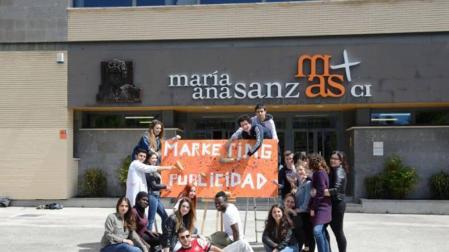 Fotografía de grupo tomada en la mañana de este martes a los estudiantes responsables de sacar adelante la iniciativa.
