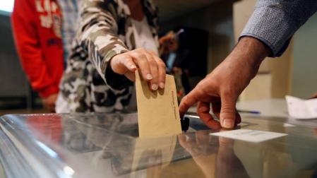 Francia empieza a votar en las elecciones más convulsas de los últimos años
