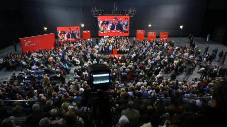 El presidente del Gobierno y candidato del PSOE, Pedro Sánchez , ha participado en un acto político que los socialistas navarros han celebrado esta tarde en el Navarra Arena, en Pamplona
