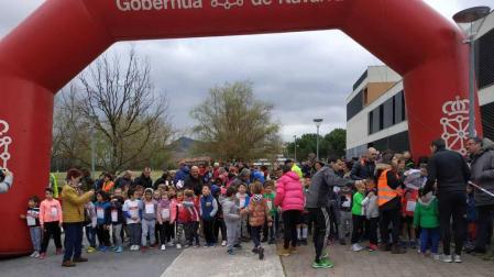Fotos de los participantes de la Carrera Solidaria Pro Hiru Hamabi de Sarriguren.