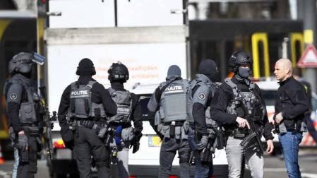 Se ha producido un tiroteo contra un tranvía en Utrecht que ha dejado, al menos, a varias personas heridas en la plaza 24 Oktoberplain de esta ciudad holandesa.