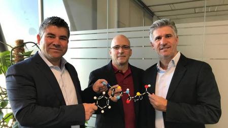 Juan Camacho, Rodolfo Rodríguez y Julio Castro  socios promotores de Medibiofarma