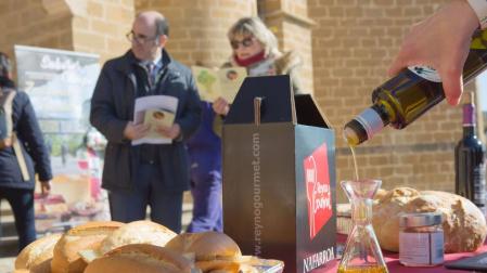 Presentado un catálogo que reúne las actividades turísticas de primavera en Navarra