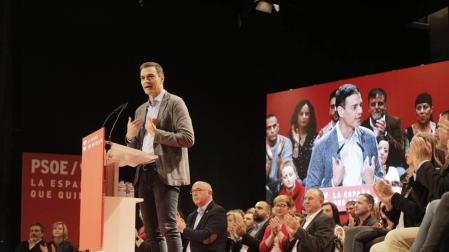 Sánchez acusa a PP, CS y Vox de tener "más testosterona que neuronas"