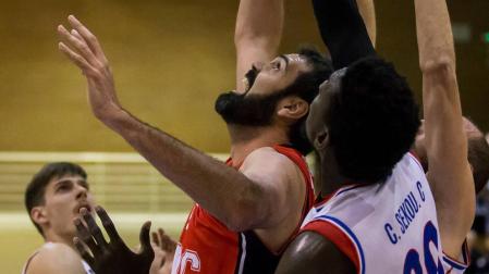 El líder eclipsa al Basket Navarra
