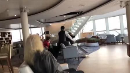 Fuerte oleaje en la evacuación de los pasajeros del crucero en Noruega