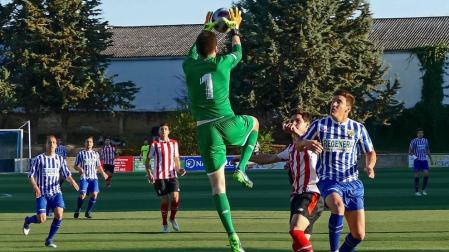 Debut en casa con empate para el Izarra