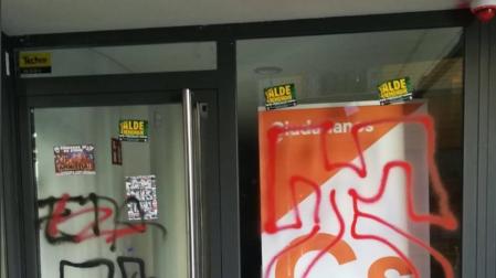 Pintadas a favor de ETA y contra la Guardia Civil en la sede de Ciudadanos Navarra