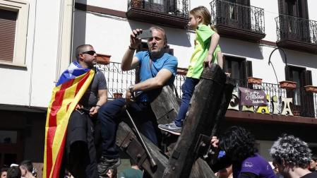 A la convocatoria han acudido miles de personas, entre 35.000 y 50.000 según la delegación del Gobierno y 60.000 según los organizadores