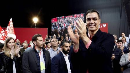 Sánchez defiende en Pamplona que el PSOE es "el único" que reconoce diversidad y foralidad