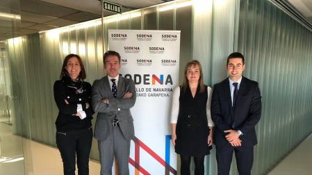 De izda. a dcha.: María Victoria Iriarte, directora de Inversiones de Sodena; Pedro Sotoca, responsable de Inversiones de Enisa; Montse Esparza, técnica de proyectos de Sodena, y Guillermo Navarro, analista de Inversiones de Enisa.