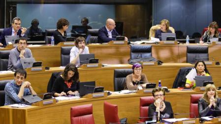 Pleno del Parlamento de Navarra en el que se ha aprobado la actualización del Fuero Nuevo.
