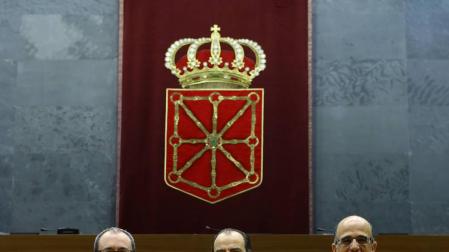 Despedidas en el último pleno de legislatura del Parlamento foral
