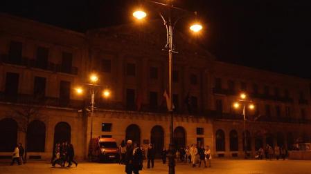 Varios de los edificios más emblemáticos de la Comunidad foral apagaron sus luces en sintonía con el resto del mundo