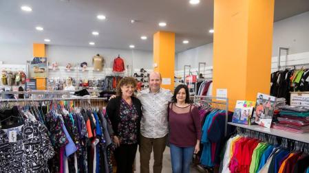 Los uniformes se tiñen de colores en Bayon Moda