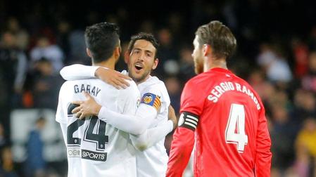 El Valencia supera a un discreto Real Madrid y se acerca la Champions