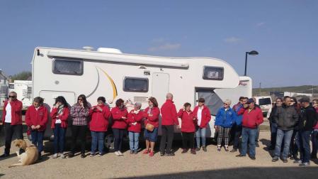 Medio centenar de personas apadrinan en Lodosa un área de autocaravanas
